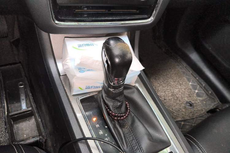 Used Roewe i6 2018 20T Automatic Flagship Edition Gear Lever