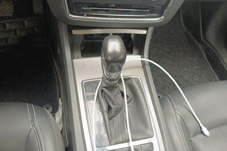 Used Roewe i6 2018 20T Automatic Flagship Edition Gear Lever