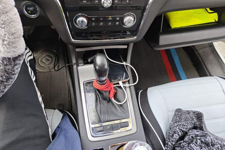 Used Roewe i6 2018 20T Automatic Flagship Edition Gear Lever