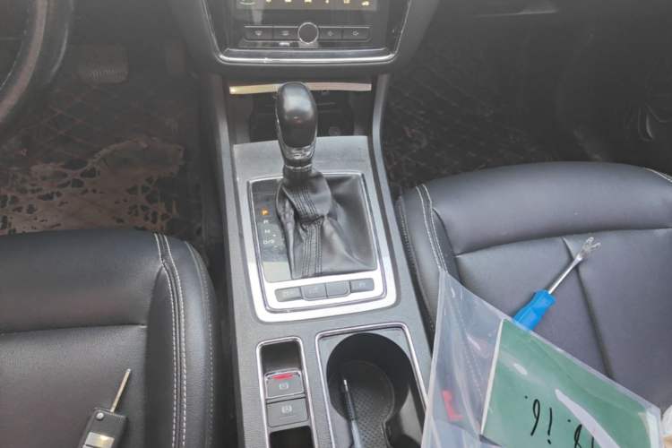Used Roewe i6 2018 16T Automatic Internet Smart Edition Gear Lever