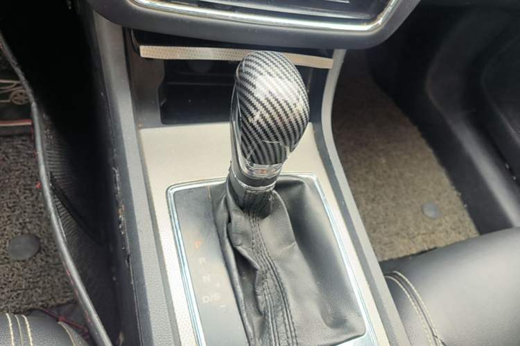 Used Roewe i6 2018 20T Automatic Flagship Edition Gear Lever