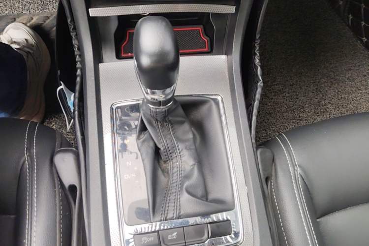 Used Roewe i6 2018 20T Automatic Flagship Edition Gear Lever