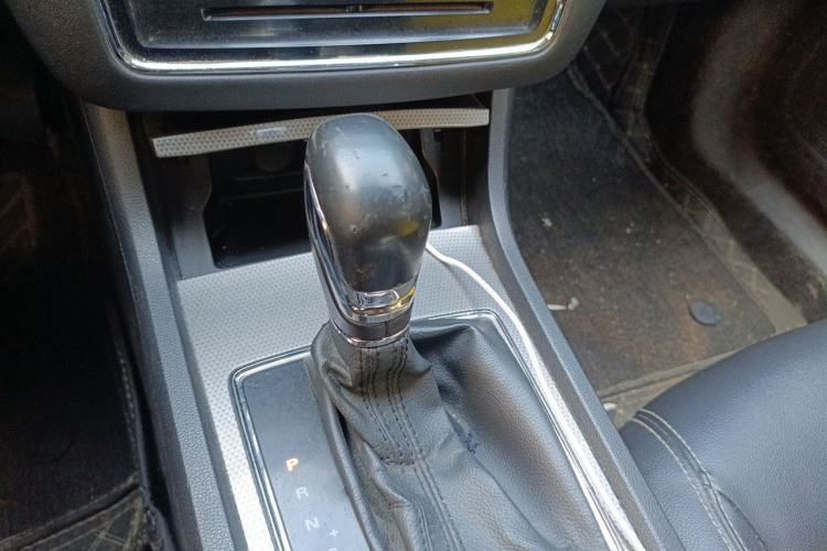 Used Roewe i6 2018 20T Automatic Flagship Edition Gear Lever