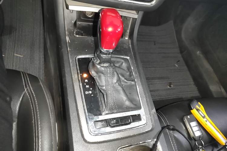 Used Roewe i6 2018 20T Automatic Flagship Edition Gear Lever