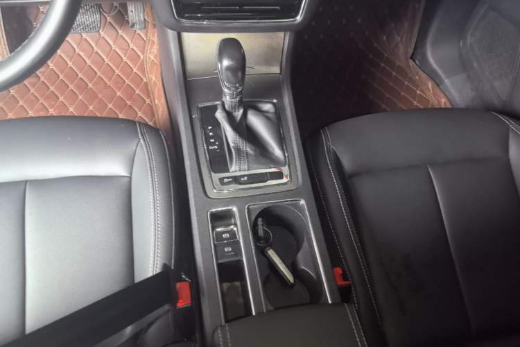 Used Roewe i6 2018 20T Automatic Flagship Edition Gear Lever