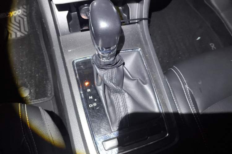 Used Roewe i6 2018 20T Automatic Flagship Edition Gear Lever