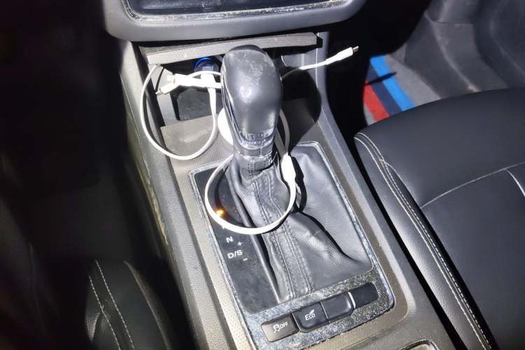 Used Roewe i6 2018 20T Automatic Internet ZhiZun Edition Gear Lever