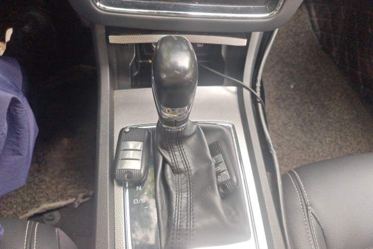 Used Roewe i6 2018 20T Automatic Internet ZhiZun Edition Gear Lever