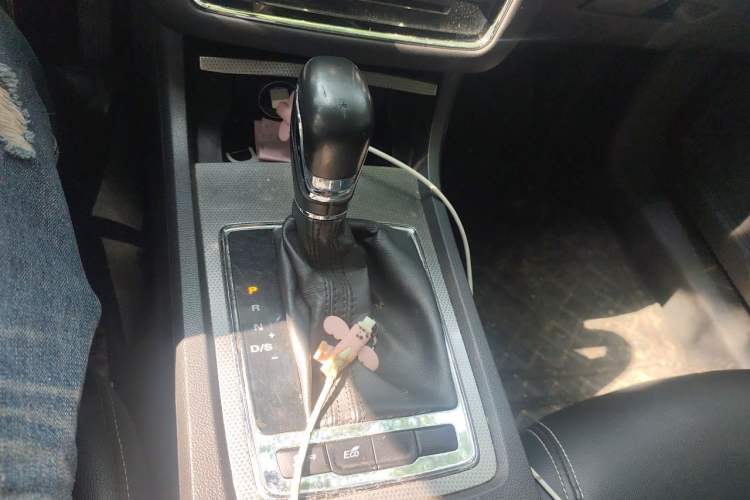 Used Roewe i6 2018 20T Automatic Flagship Edition Gear Lever