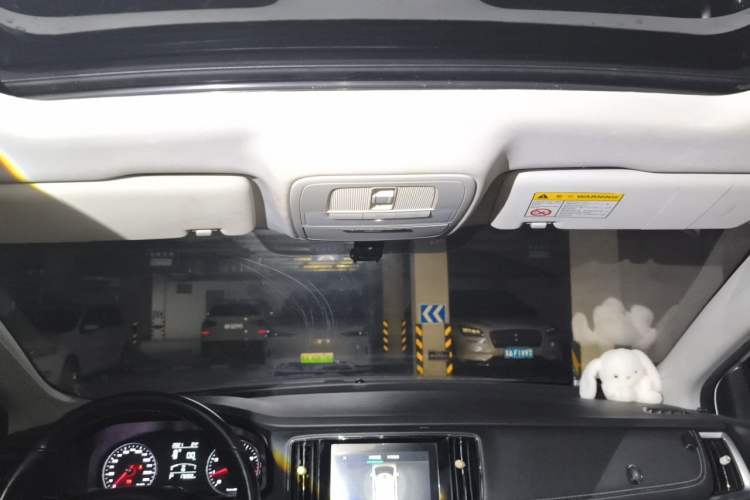 Used Roewe i6 2018 20T Automatic Internet ZhiZun Edition Headliner