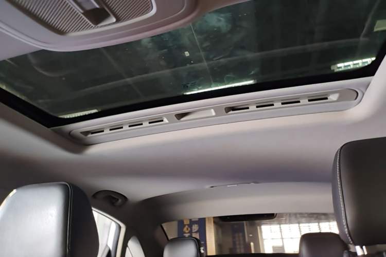 Used Roewe i6 2018 20T Automatic Internet Smart Edition Headliner