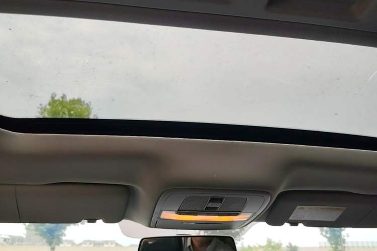 Used Roewe i6 2018 20T Automatic Internet ZhiZun Edition Headliner