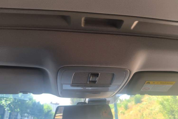Used Roewe i6 2018 20T Automatic Internet Smart Edition Headliner