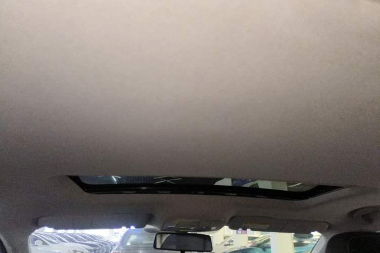 Used Roewe i6 2018 20T Automatic Flagship Edition Headliner