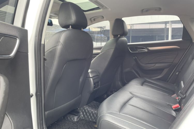 Used Roewe i6 2018 20T Automatic Internet Smart Edition Interior 3