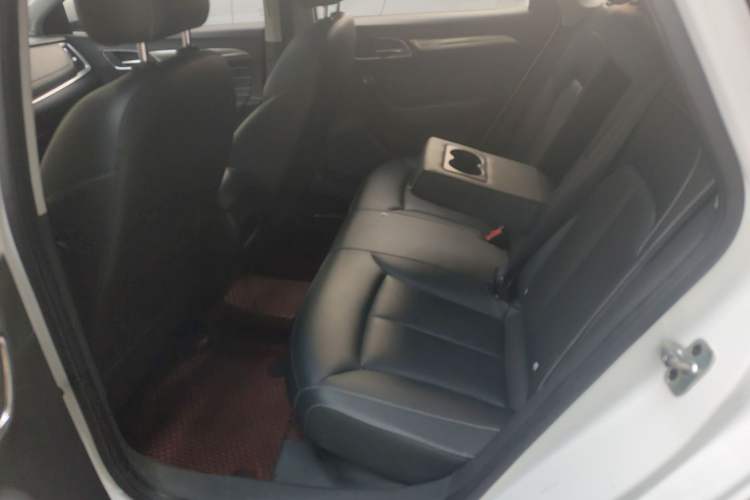 Used Roewe i6 2018 20T Automatic Flagship Edition Interior 4