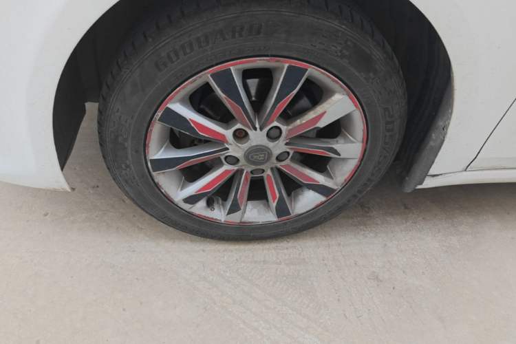 Used Roewe i6 2018 16T Automatic Internet Smart Edition Left Front Wheel Hub