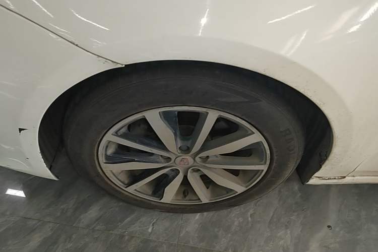 Used Roewe i6 2018 20T Automatic Flagship Edition Left Front Wheel Hub