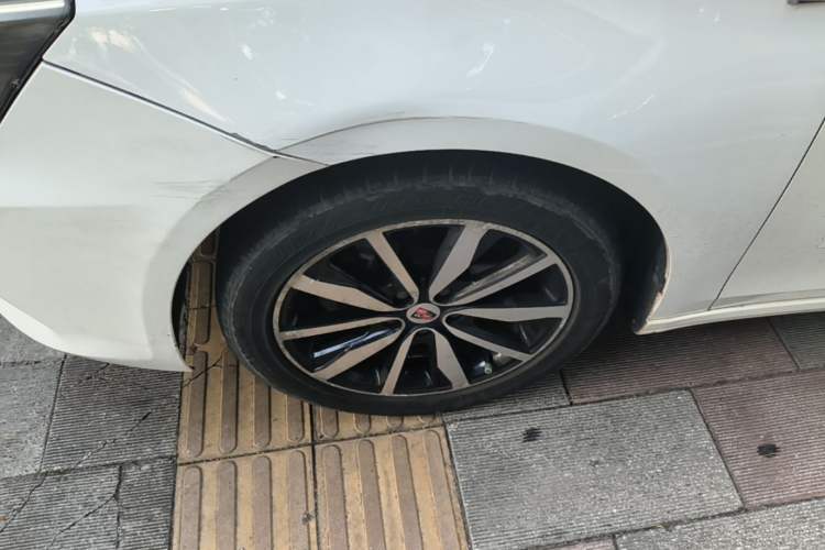 Used Roewe i6 2018 20T Automatic Flagship Edition Left Front Wheel Hub