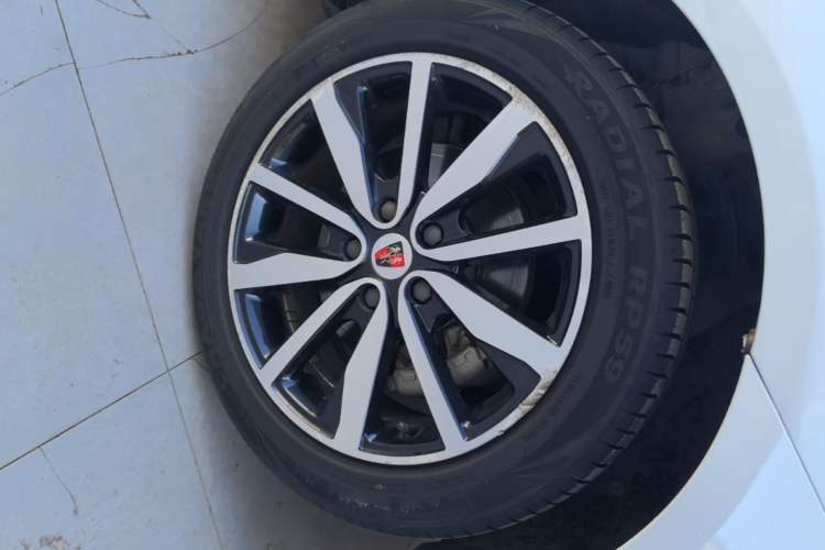 Used Roewe i6 2018 20T Automatic Flagship Edition Left Front Wheel Hub