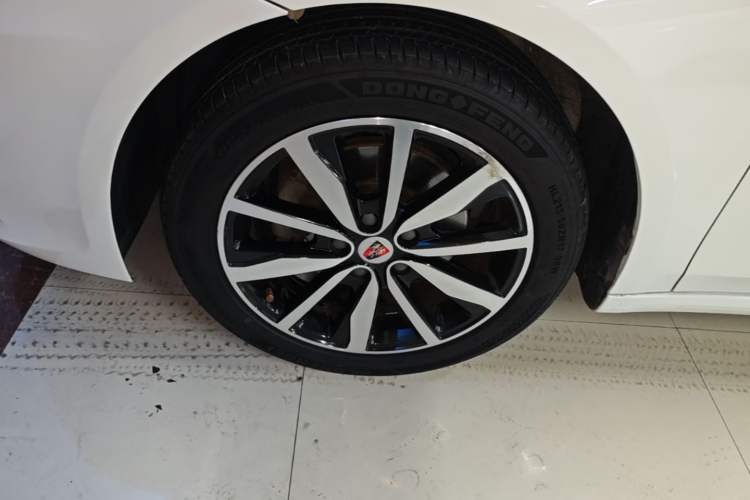 Used Roewe i6 2018 20T Automatic Flagship Edition Left Front Wheel Hub