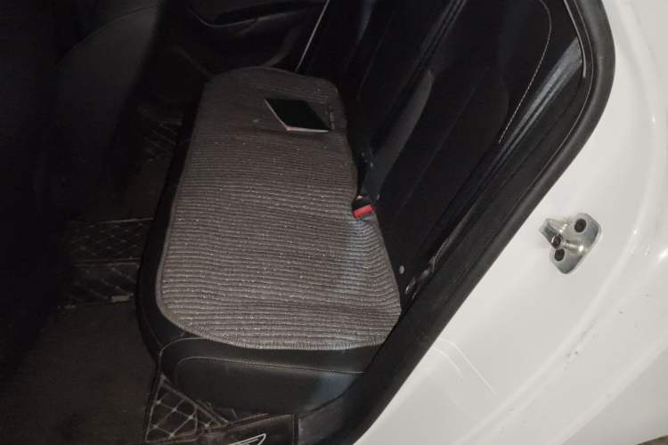 Used Roewe i6 2018 20T Automatic Internet ZhiZun Edition Left Rear Seat