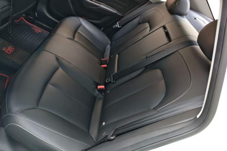Used Roewe i6 2018 20T Automatic Flagship Edition Left Rear Seat