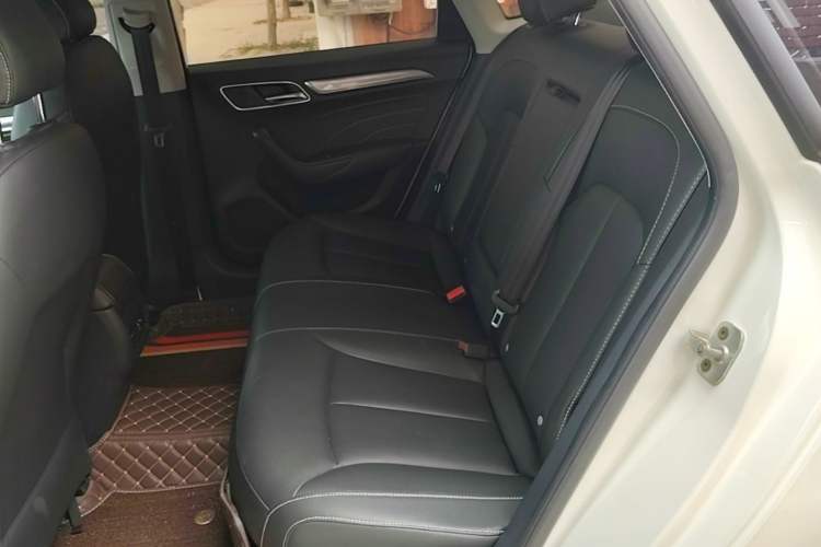 Used Roewe i6 2018 20T Automatic Internet ZhiZun Edition Left Rear Seat
