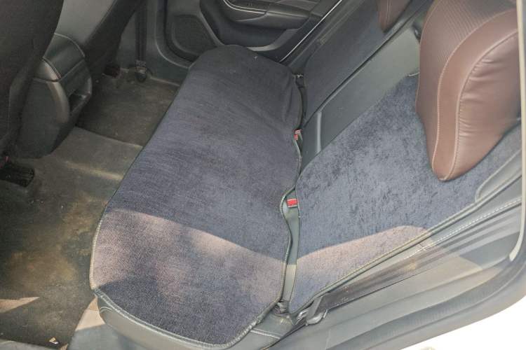 Used Roewe i6 2018 20T Manual Luxury Edition Left Rear Seat