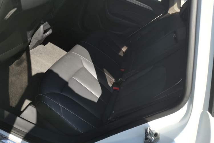 Used Roewe i6 2018 20T Automatic Flagship Edition Left Rear Seat