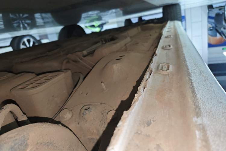 Used Roewe i6 2018 20T Automatic Flagship Edition Left Side Sill