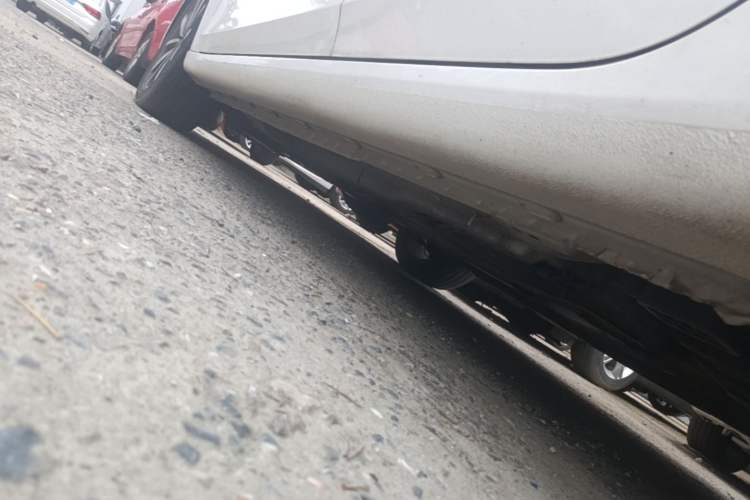 Used Roewe i6 2018 20T Automatic Flagship Edition Left Side Sill