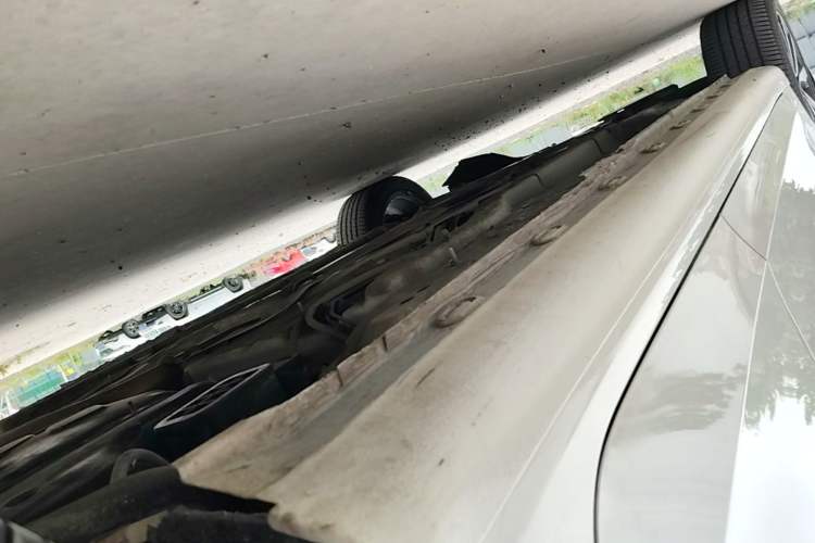 Used Roewe i6 2018 20T Automatic Internet ZhiZun Edition Left Side Sill