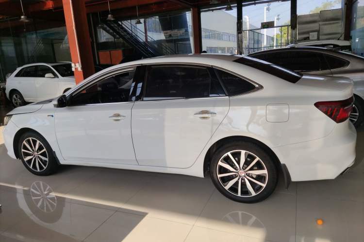 Used Roewe i6 2018 20T Automatic Flagship Edition Left Side