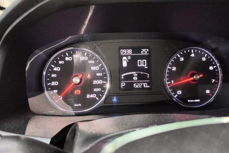 Used Roewe i6 2018 20T Automatic Flagship Edition Odometer Close Up