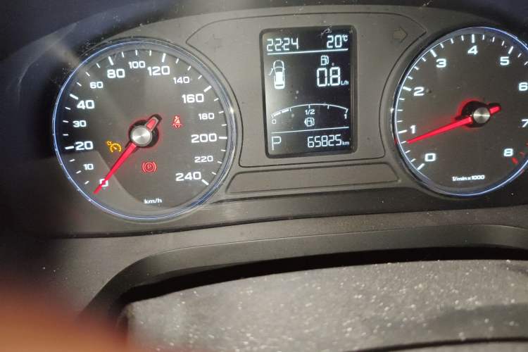 Used Roewe i6 2018 20T Automatic Internet ZhiZun Edition Odometer Close Up