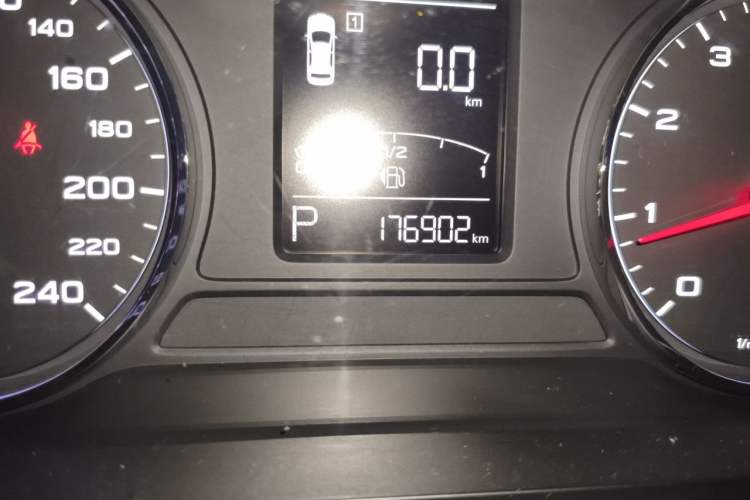 Used Roewe i6 2018 20T Automatic Internet ZhiZun Edition Odometer Close Up