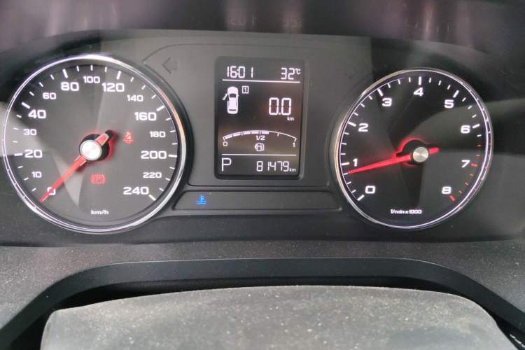 Used Roewe i6 2018 20T Automatic Internet Smart Edition Odometer Close Up
