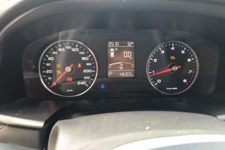 Used Roewe i6 2018 20T Automatic Flagship Edition Odometer Close Up