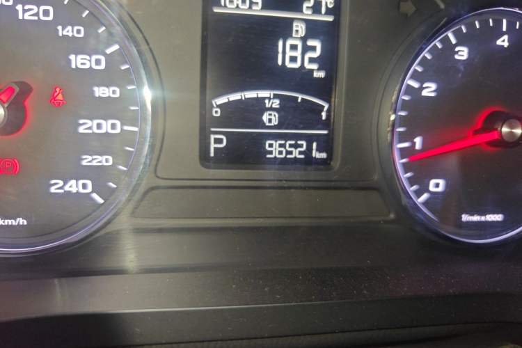 Used Roewe i6 2018 20T Automatic Flagship Edition Odometer Close Up