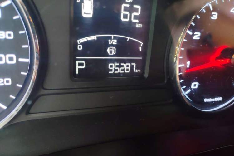 Used Roewe i6 2018 20T Automatic Internet Smart Edition Odometer Close Up