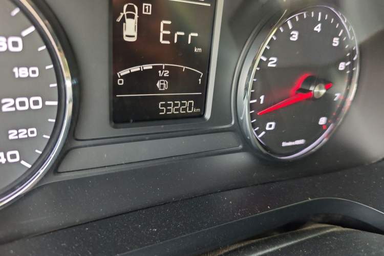 Used Roewe i6 2018 20T Manual Luxury Edition Odometer Close Up