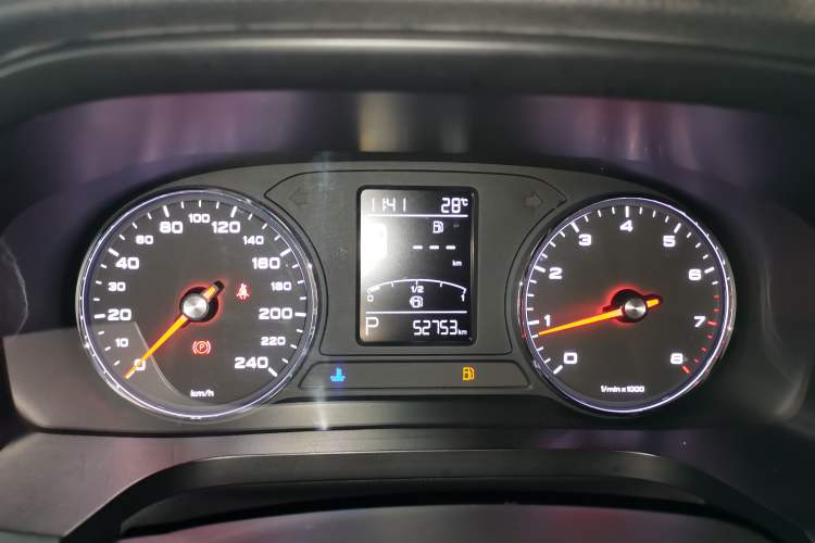 Used Roewe i6 2018 20T Automatic Flagship Edition Odometer Close Up