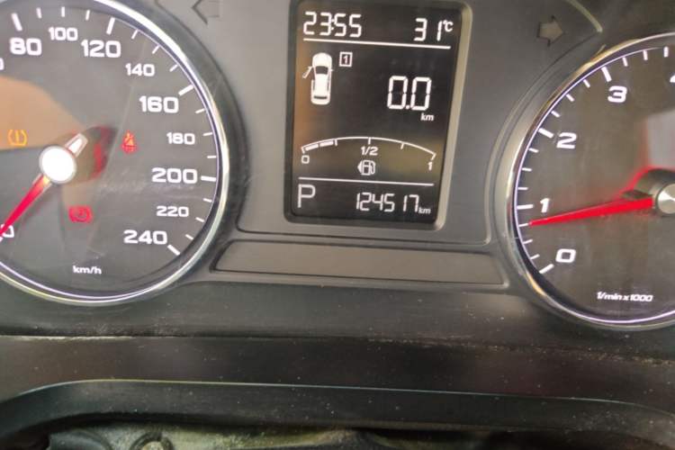 Used Roewe i6 2018 20T Automatic Flagship Edition Odometer Close Up