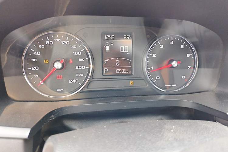 Used Roewe i6 2018 16T Automatic Internet Smart Edition Odometer Close Up