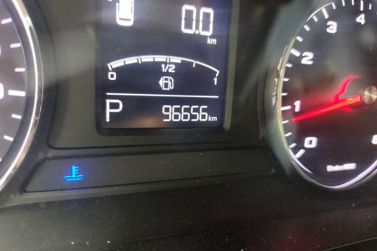 Used Roewe i6 2018 20T Automatic Flagship Edition Odometer Close Up