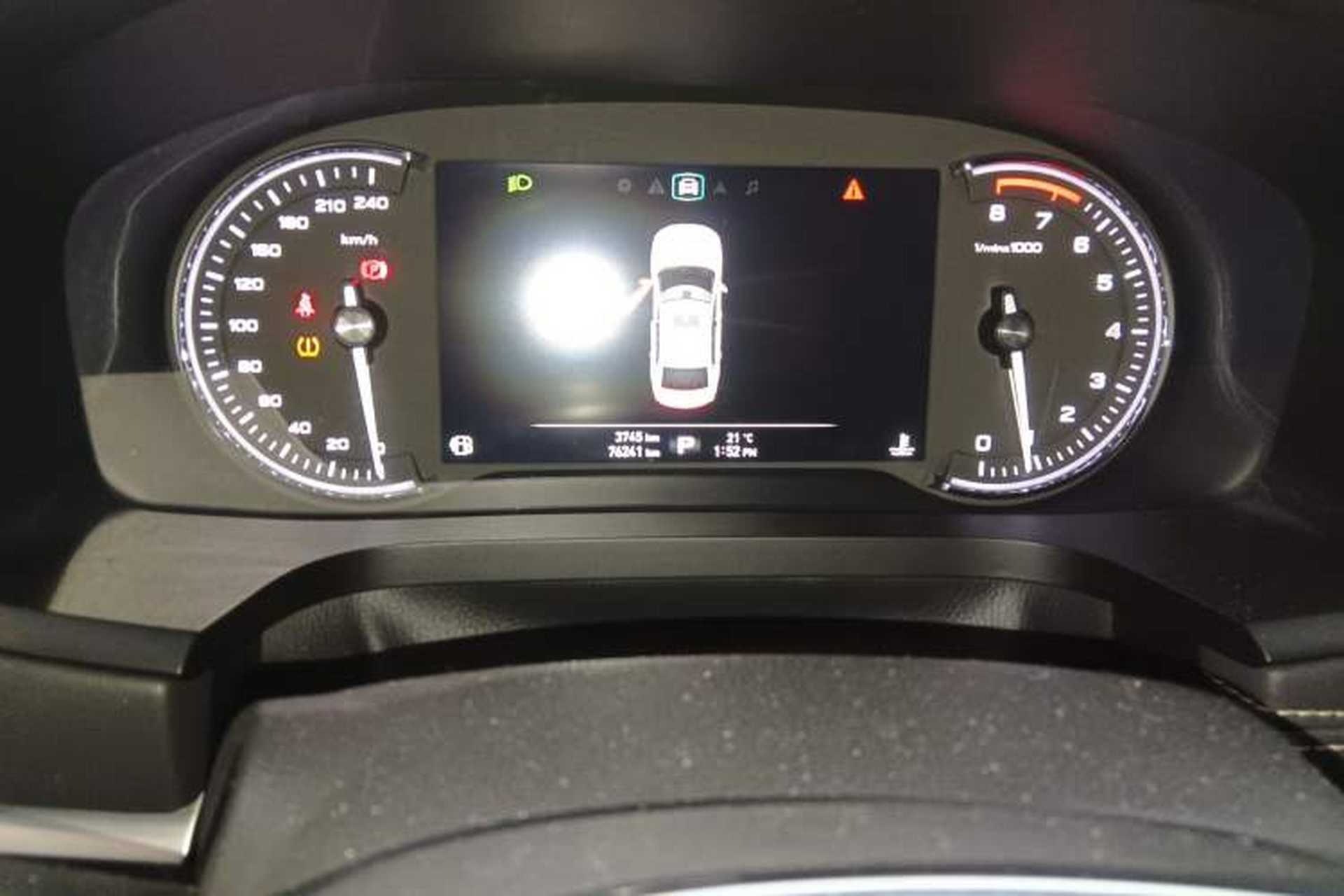 Used Roewe i6 2018 20T Automatic Internet ZhiZun Edition Odometer Close Up