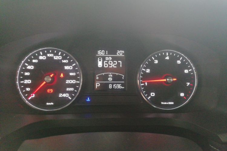 Used Roewe i6 2018 20T Automatic Flagship Edition Odometer Close Up