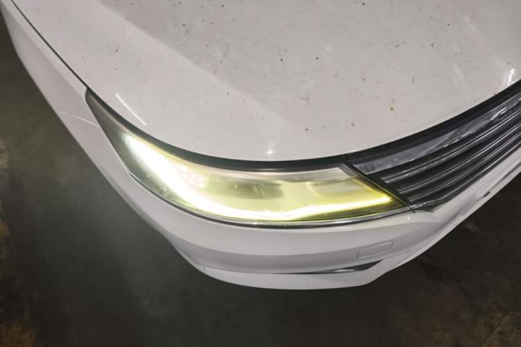 Used Roewe i6 2018 20T Automatic Flagship Edition Right Front Headlight