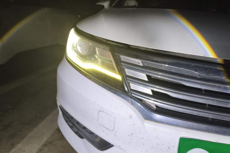 Used Roewe i6 2018 20T Automatic Internet ZhiZun Edition Right Front Headlight
